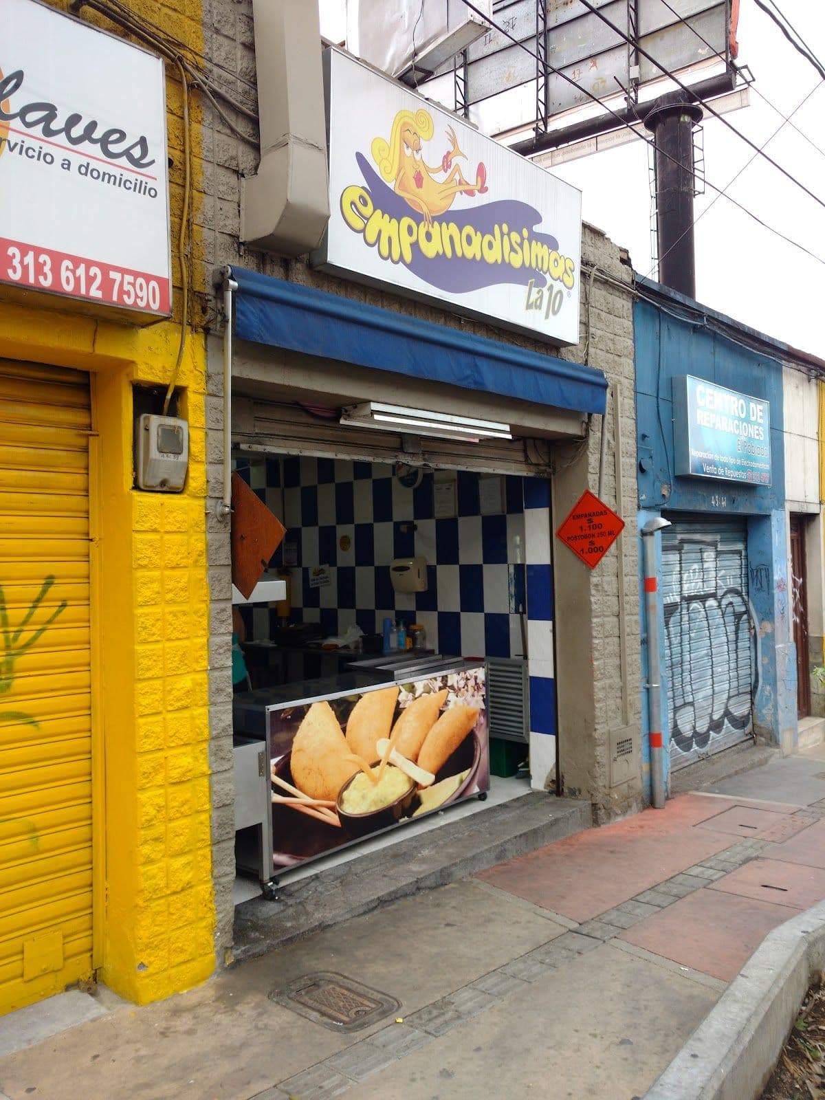 Empanadísimas La 10 in El Poblado, Medellín