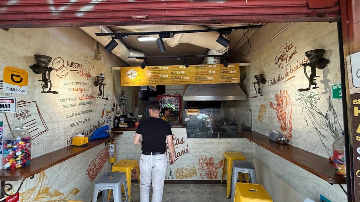 Arepas de la 10 in El Poblado, Medellín